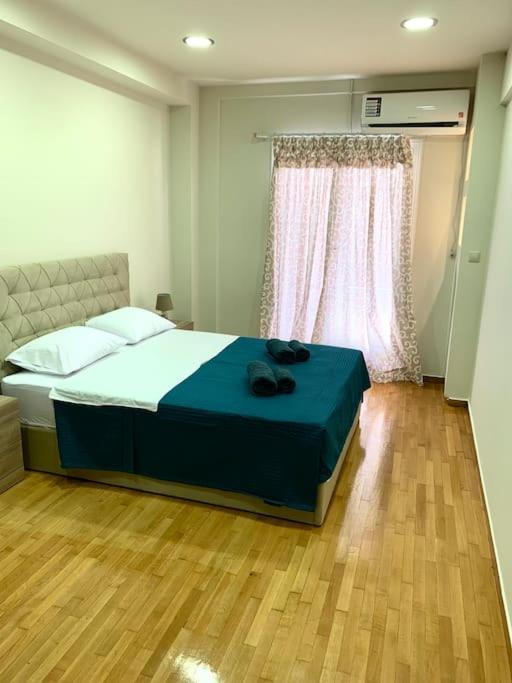 Spacious 4-Bedroom Family Home, 100M From Metro Athen Exterior foto