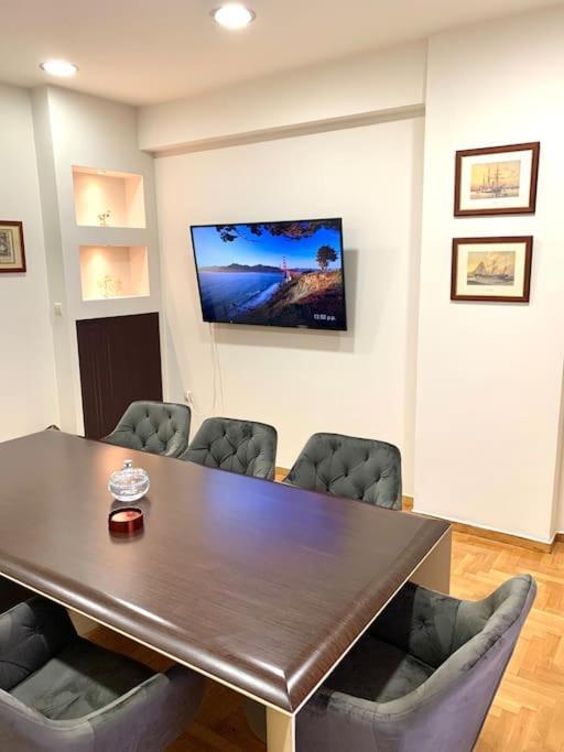 Spacious 4-Bedroom Family Home, 100M From Metro Athen Exterior foto